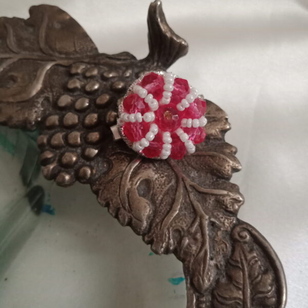 brooch pin c